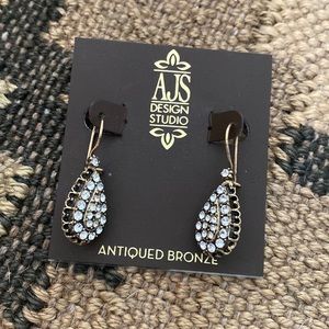 Teardrop dangle cz earrings